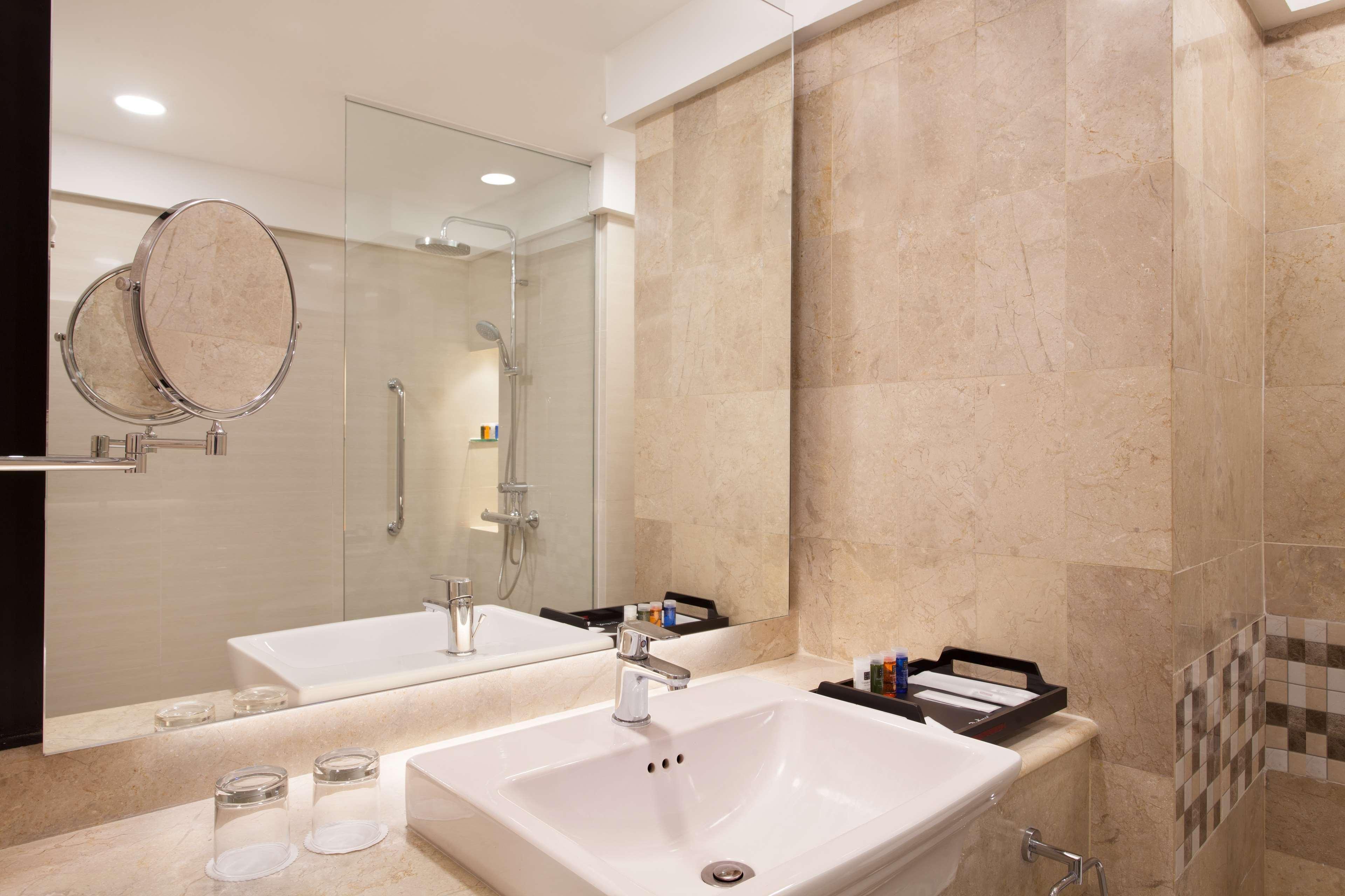 Aiho Hotel Medan Phòng bức ảnh