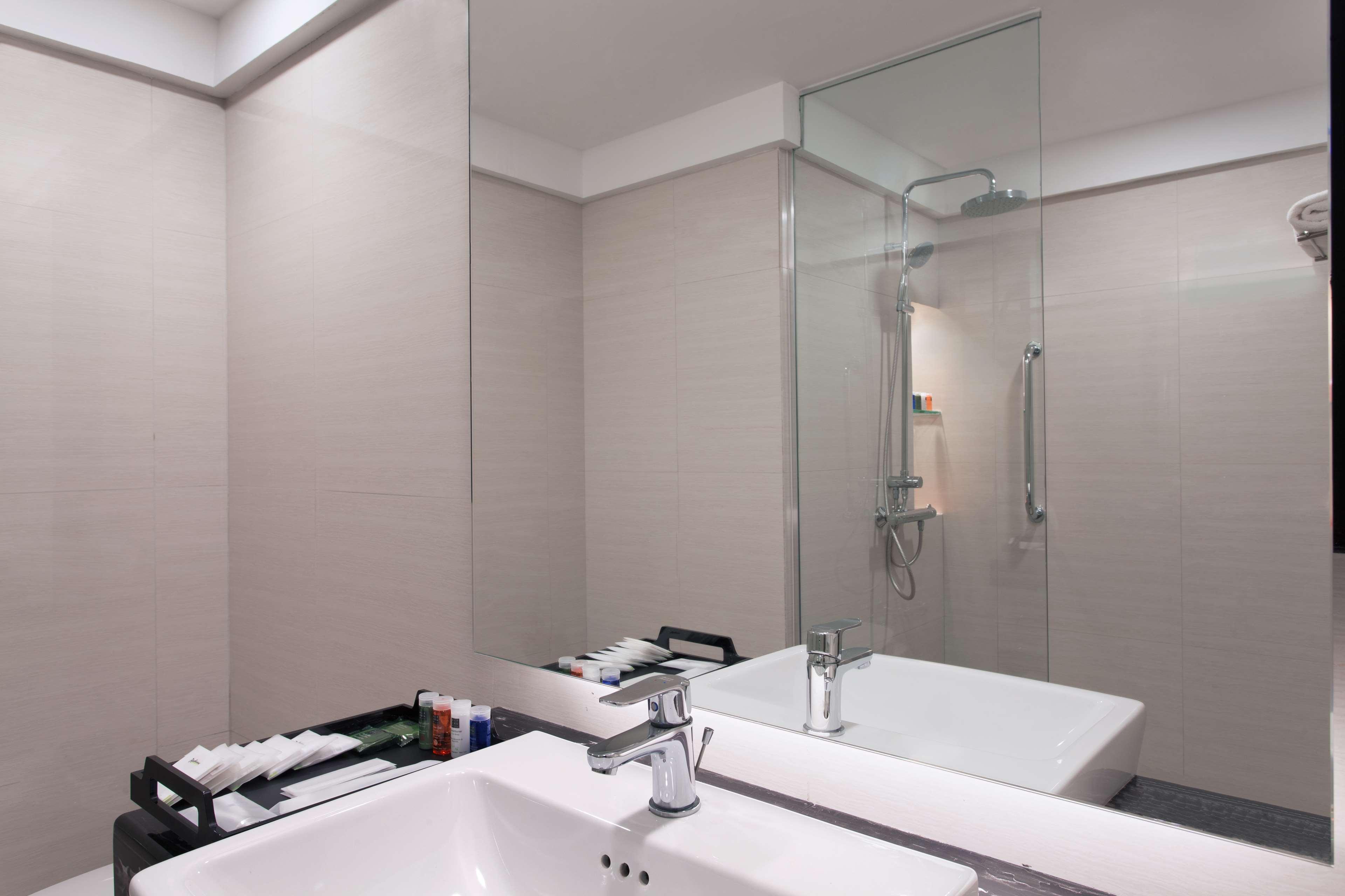 Aiho Hotel Medan Phòng bức ảnh