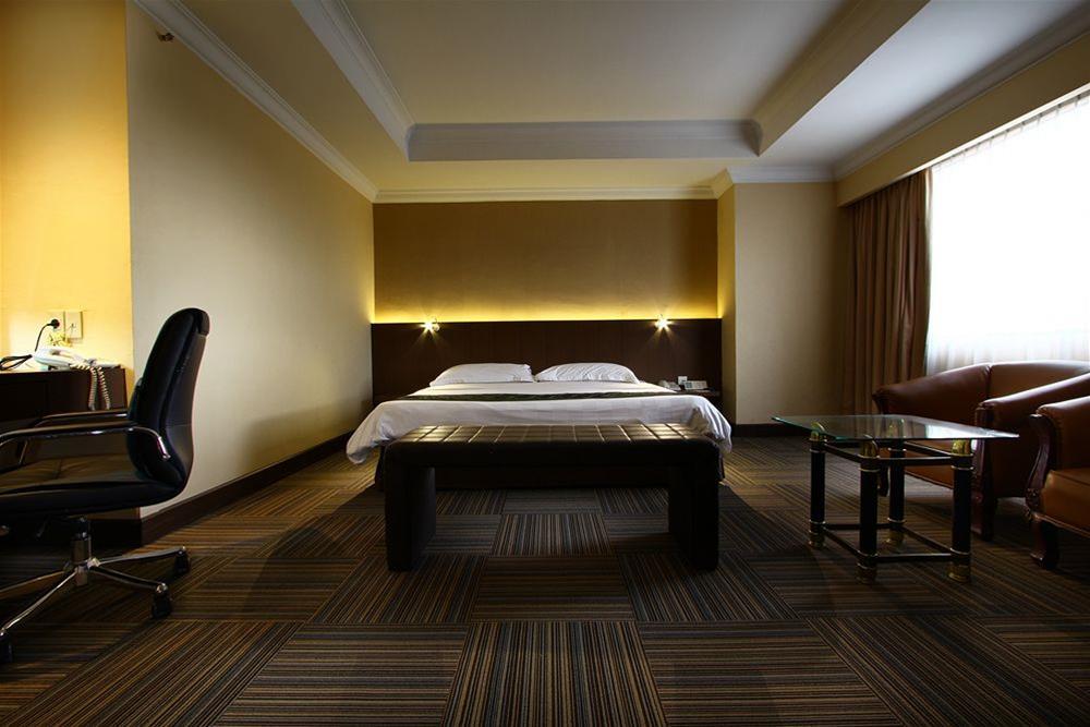 Aiho Hotel Medan Ngoại thất bức ảnh